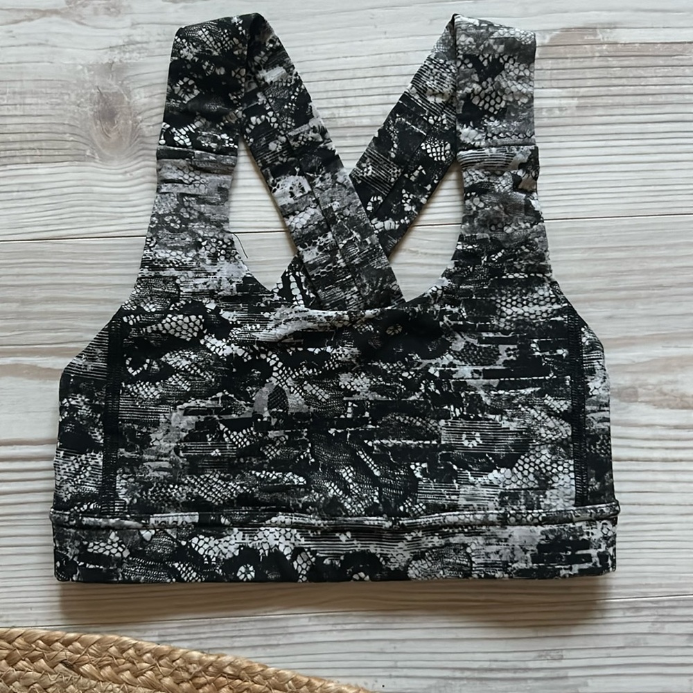 🍋Lululemon All Sport Bra III, size 2